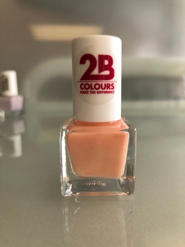 2B  Colours make the difference nail polish 057 Sweet Nude