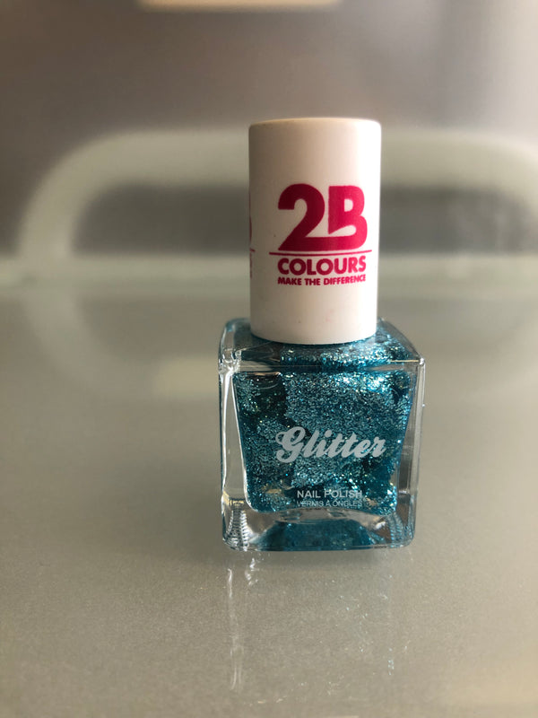 2B  Colours make the difference nail polish Forest of Stars