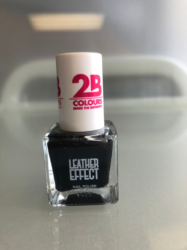 2B  Colours make the difference nail polish Leather Black