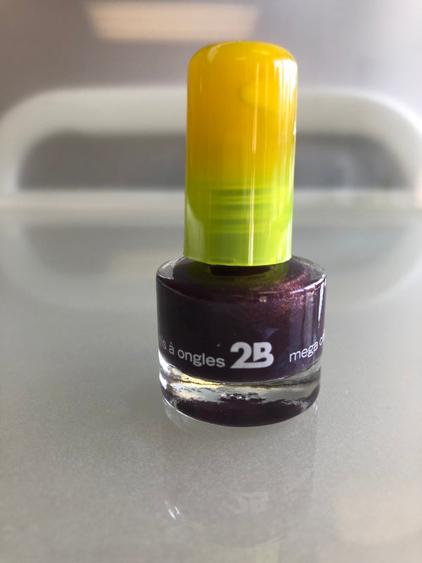 2B Nailpolish mega colours Dark Purple 5,5ml