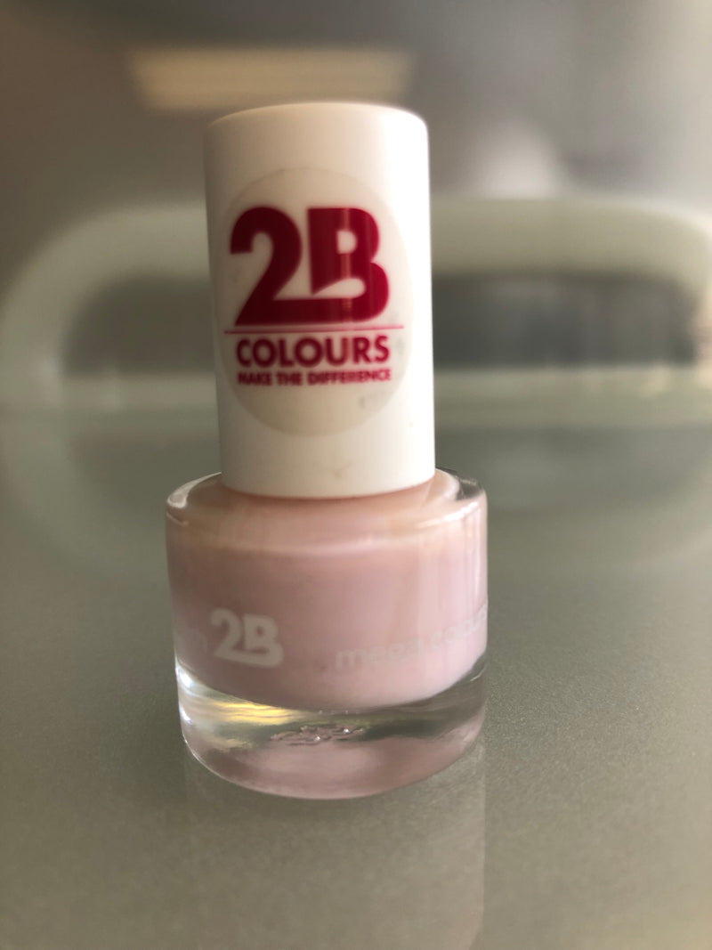2B  Colours make the difference nail polish 044 Magic Thermo Style Fuchsia